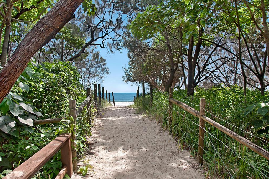 Beachcomber On The Spit Mooloolaba Room photo